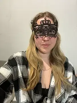 Stripchat Free Live Porn of MarieHeartt