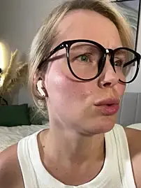 Stripchat Watch Live Sex Cams of Charming_Daphny
