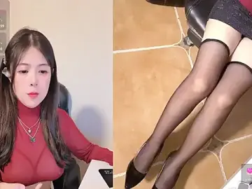 Stripchat Live Sex Cam of candy-yiyi