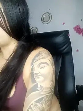 Stripchat Sex Cam of Valenn_fernandez