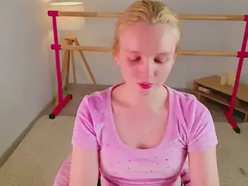 Stripchat Free Porn Cam of Beatrica_Klein