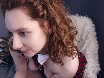 Stripchat Free Porn Cam of Leya_Curly