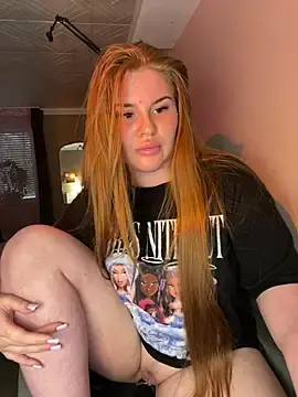 Stripchat Adult Webcam of RedFoxQueen
