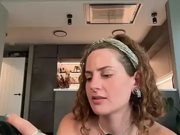 Stripchat Live Sex Cam of miamiamuse
