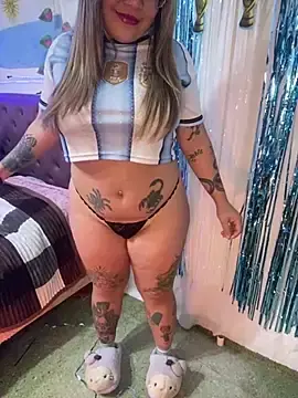 Stripchat Live Sex Cam of Lindalatina2001