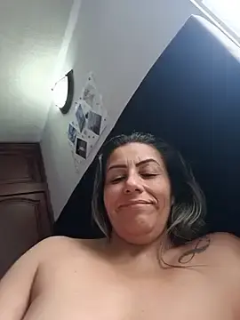 Stripchat Sex Cam of maynor_1998