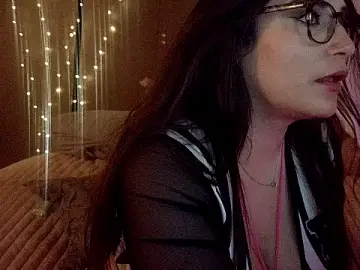 Stripchat Watch Live Sex Cams of VelvetBrunetteXo