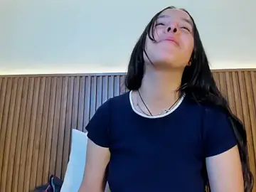 Stripchat Watch Live Sex Cams of Alaia_Aura