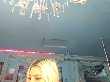 Stripchat Watch Live Sex Cams of ADRIANNA_FOX