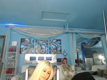 Stripchat Free Live Porn of ADRIANNA_FOX