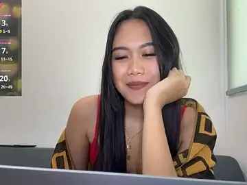 CozyMia from stripchat