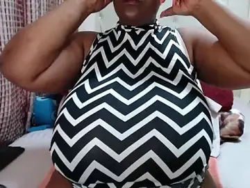 Stripchat Best Webcam of CHOCOLATEDARKBUSTYX