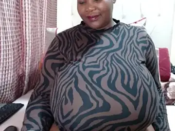 Stripchat Adult Webcam of CHOCOLATEDARKBUSTYX
