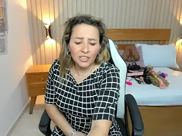 Stripchat Live Sex of luciana_ballesteros_