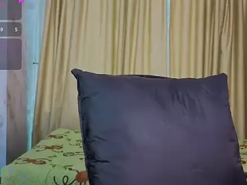 Stripchat Free Porn Cam of nena_cupcake_