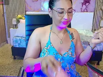 IvyShine7 from stripchat