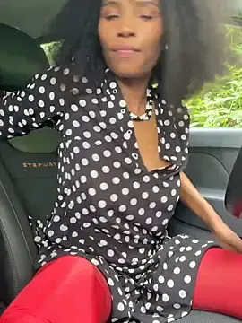 Stripchat Free Live Porn of ShantelSexyYoungMilfie