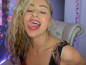 Stripchat Free Porn Cam of Isabelhot1
