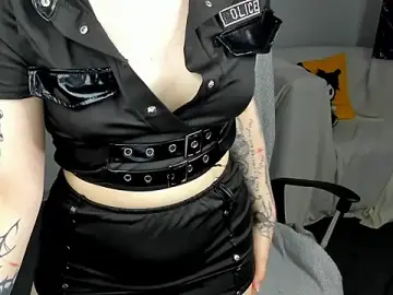 Stripchat Sex Cam of Kylie-Voss