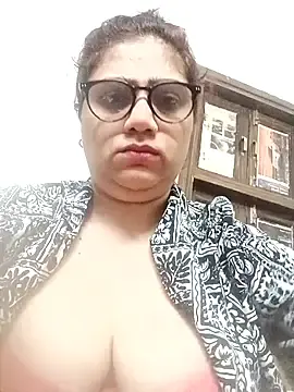 Stripchat Live Sex Cam of yourchahat27