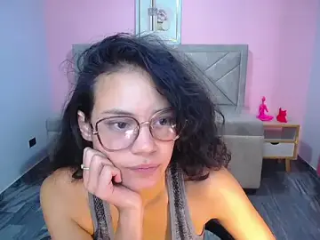 Tyna_ch from stripchat