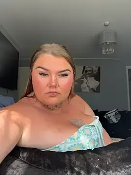 Stripchat Live Sex Cam of BeeMay22