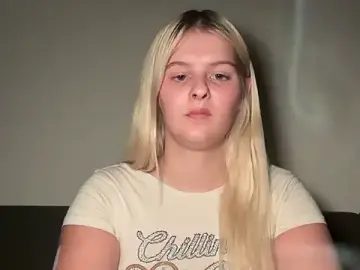 Stripchat Free Porn Cam of Allylove03