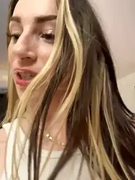Dallyssxo_ from stripchat