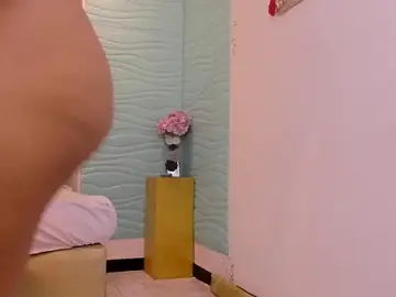 Stripchat Live Sex Cam of cherry_chel