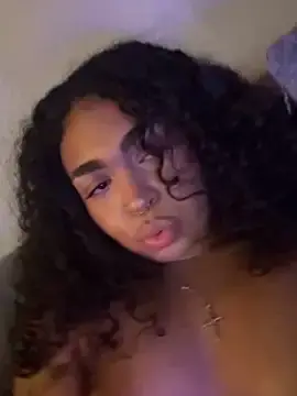 Stripchat Free Porn Cam of azaraxxxamor