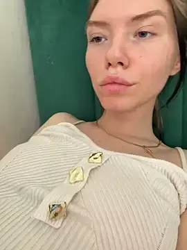 Stripchat Sex Cam of Lisaaa_Alisa