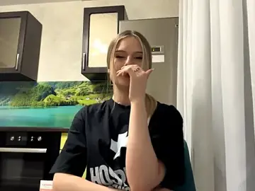 Stripchat Live Sex Cam of YelledBlink