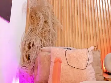 Stripchat Free Porn Cam of sofhiaa_adaams