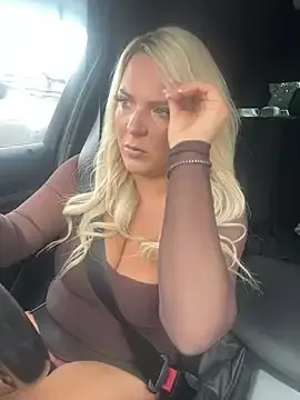 Stripchat Sex Cam of Bustyblondebabe32