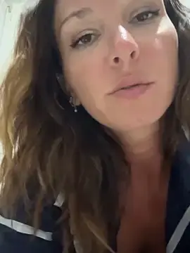 Stripchat Watch Live Sex Cams of chiara-loveandlife