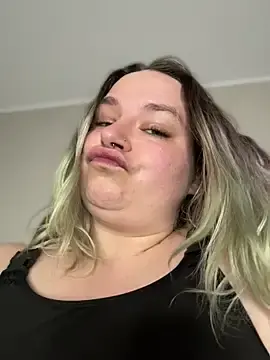 Stripchat Free Porn Cam of kitten0760