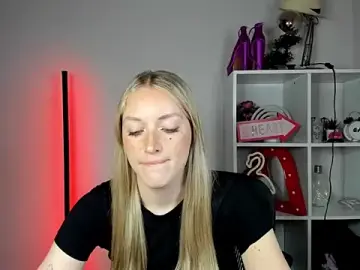 Stripchat Free Live Porn of EvelynBlond