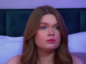 Stripchat Free Porn Cam of CrystalLyons
