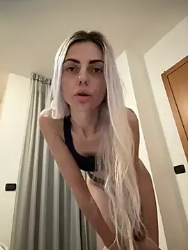 Stripchat Adult Video Chat of WifelyViper