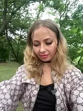 Stripchat Sex Cam of Blueeyed_Angel