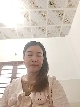 Stripchat Live Sex Cam of Sexy-ladyboobs20