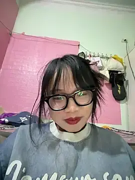 Stripchat Sex Cam of Emmiuuuu03