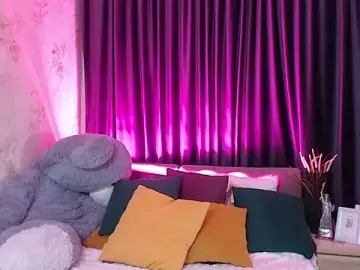 Stripchat Sex Cam of Nina_Blum_