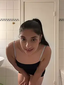Stripchat Live Porn of Laura_nx