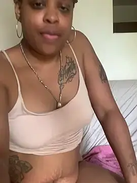 Stripchat Sex Cam of HypnotiqVibez