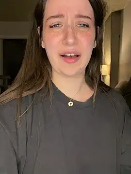 Stripchat Free Porn Cam of nerdynina