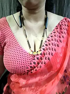 Stripchat Adult Webcams of bhuvana_555