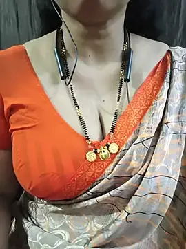 Stripchat Best Webcam of bhuvana_555