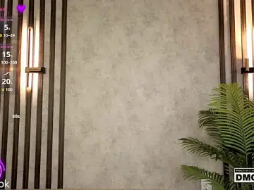 Stripchat Watch Live Sex Cams of Holl1Would