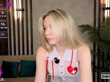 Stripchat Nude Webcam of Holl1Would